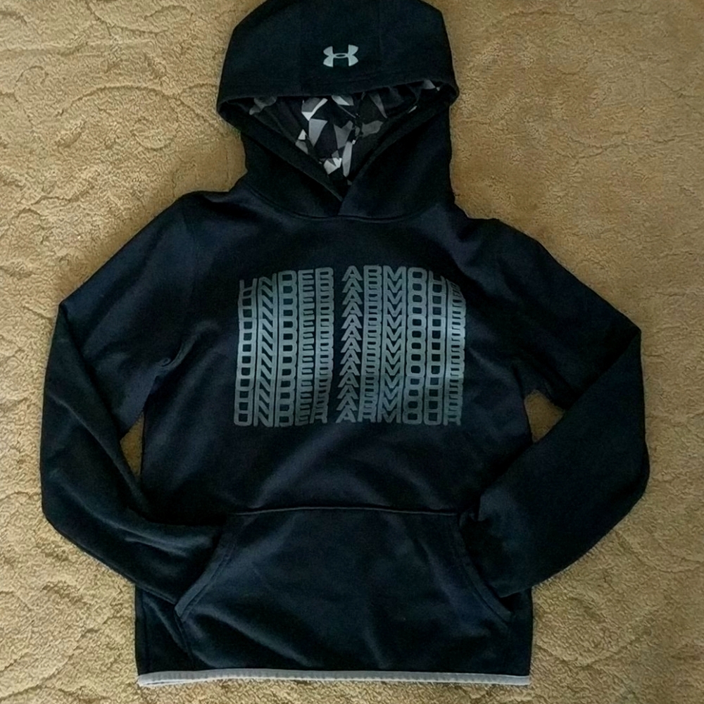 Youth Under Armour sweatshirt/hoodie